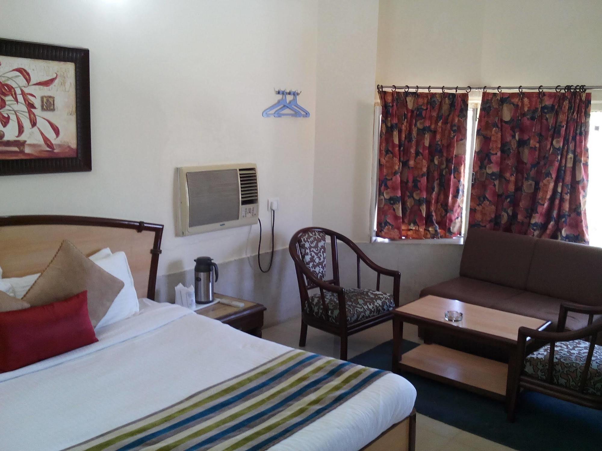 Hotel Karnavati Mount Abu Luaran gambar