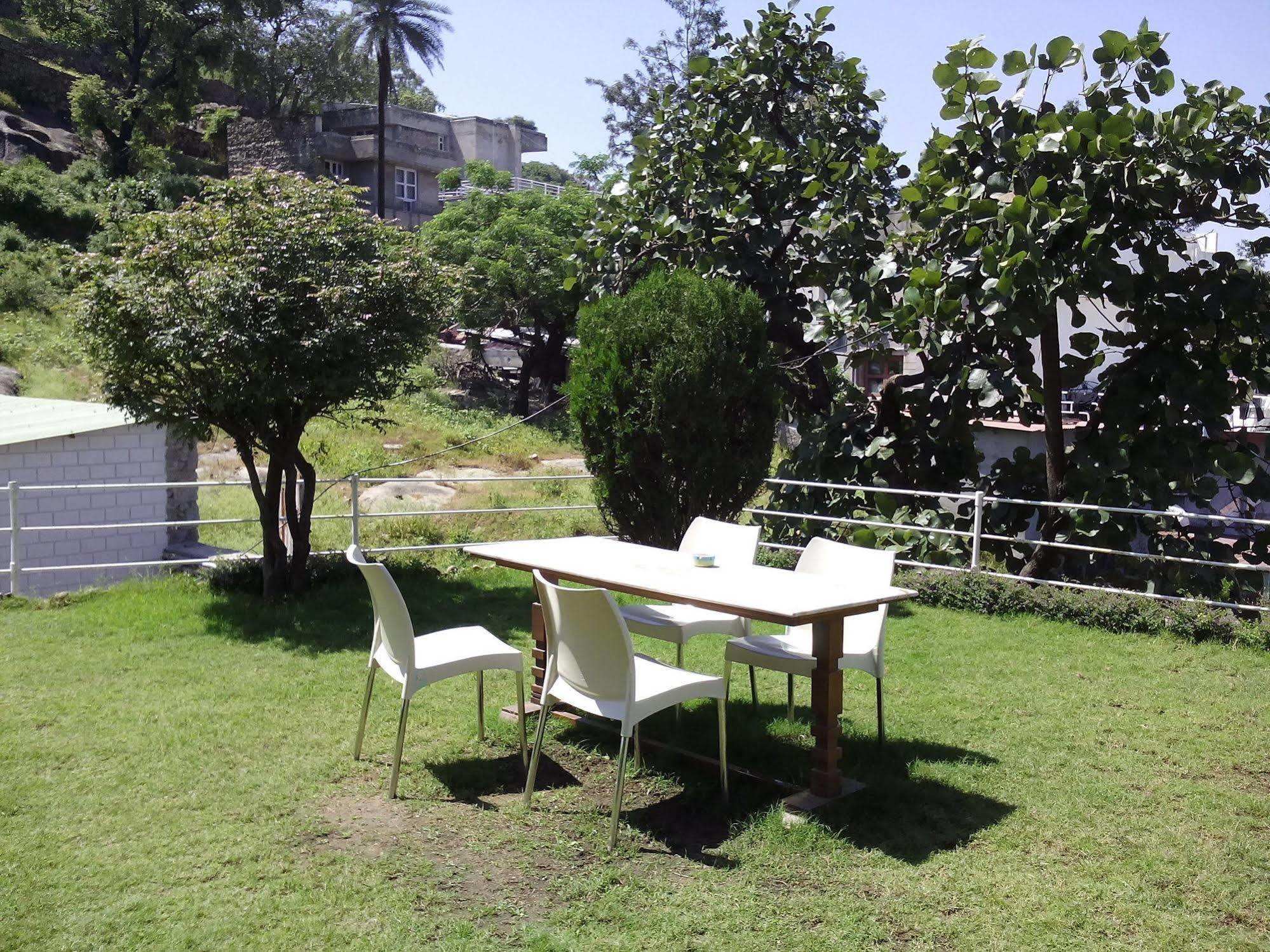 Hotel Karnavati Mount Abu Luaran gambar